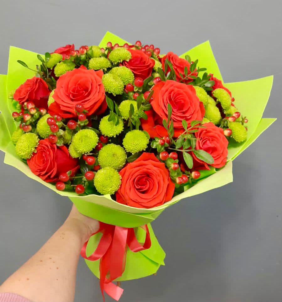 Букет цветов из: Хризантемы и Розы в Семено-Александровке