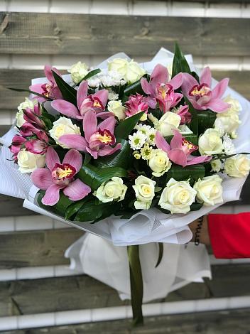 Букет цветов из: Розы и Хризантемы в Семено-Александровке
