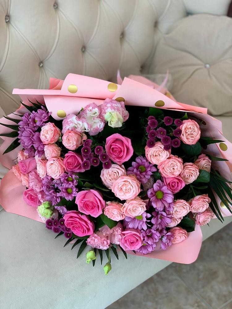 Букет цветов из: Хризантемы, Розы и Лизиантусы в Семено-Александровке