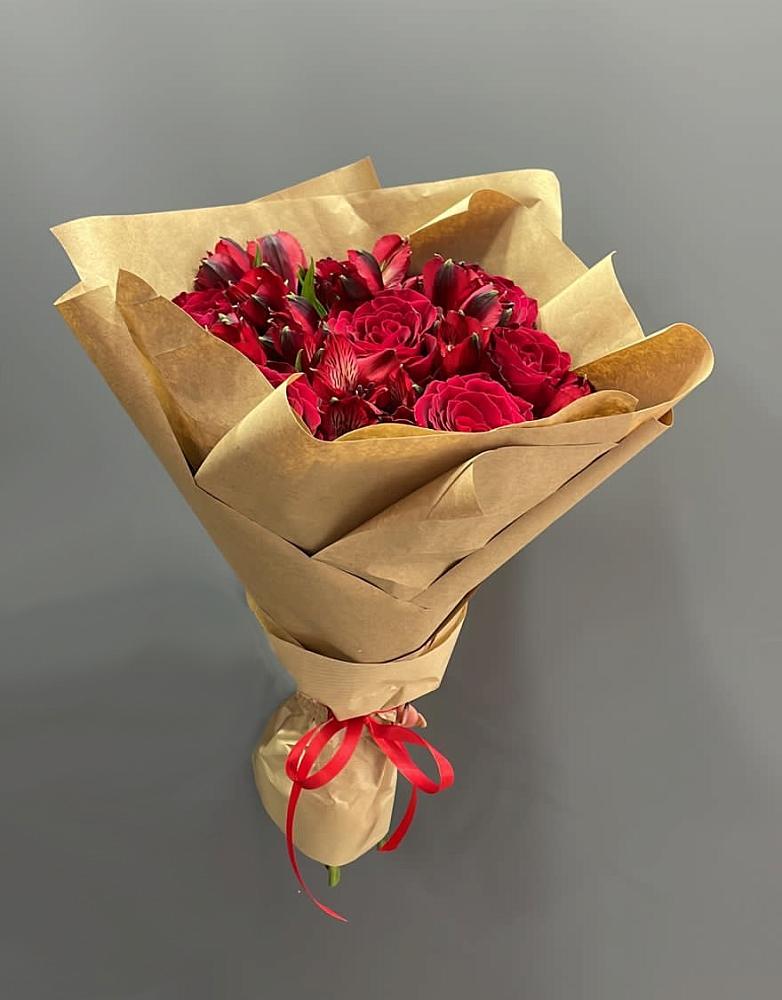 Букет цветов из: Альстромерии и Розы в Семено-Александровке