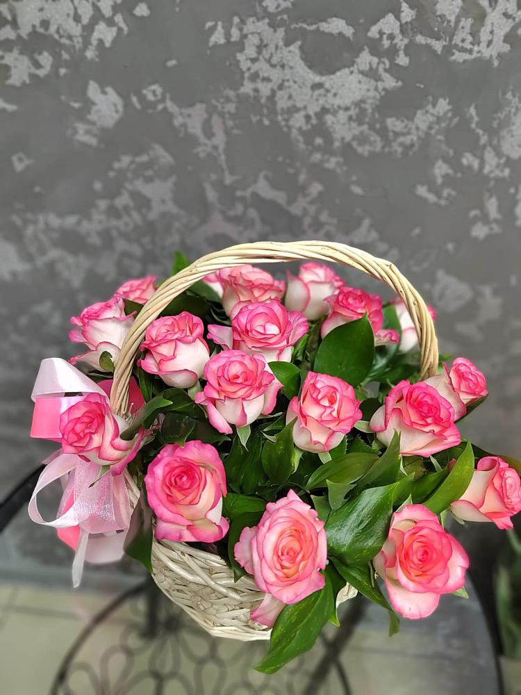 Цветочная композиция из Розы в корзине в Семено-Александровке