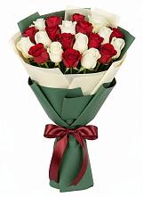 Букет Микс из красных и белых роз в Семено-Александровке