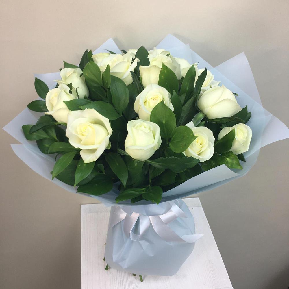 Букет 15 Белых роз Проуд в Семено-Александровке