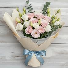 Букет цветов из:  Лизиантусы в Семено-Александровке