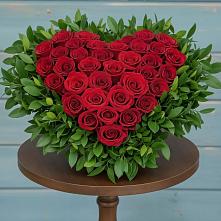 Цветочная композиция из Розы в виде сердца в Семено-Александровке