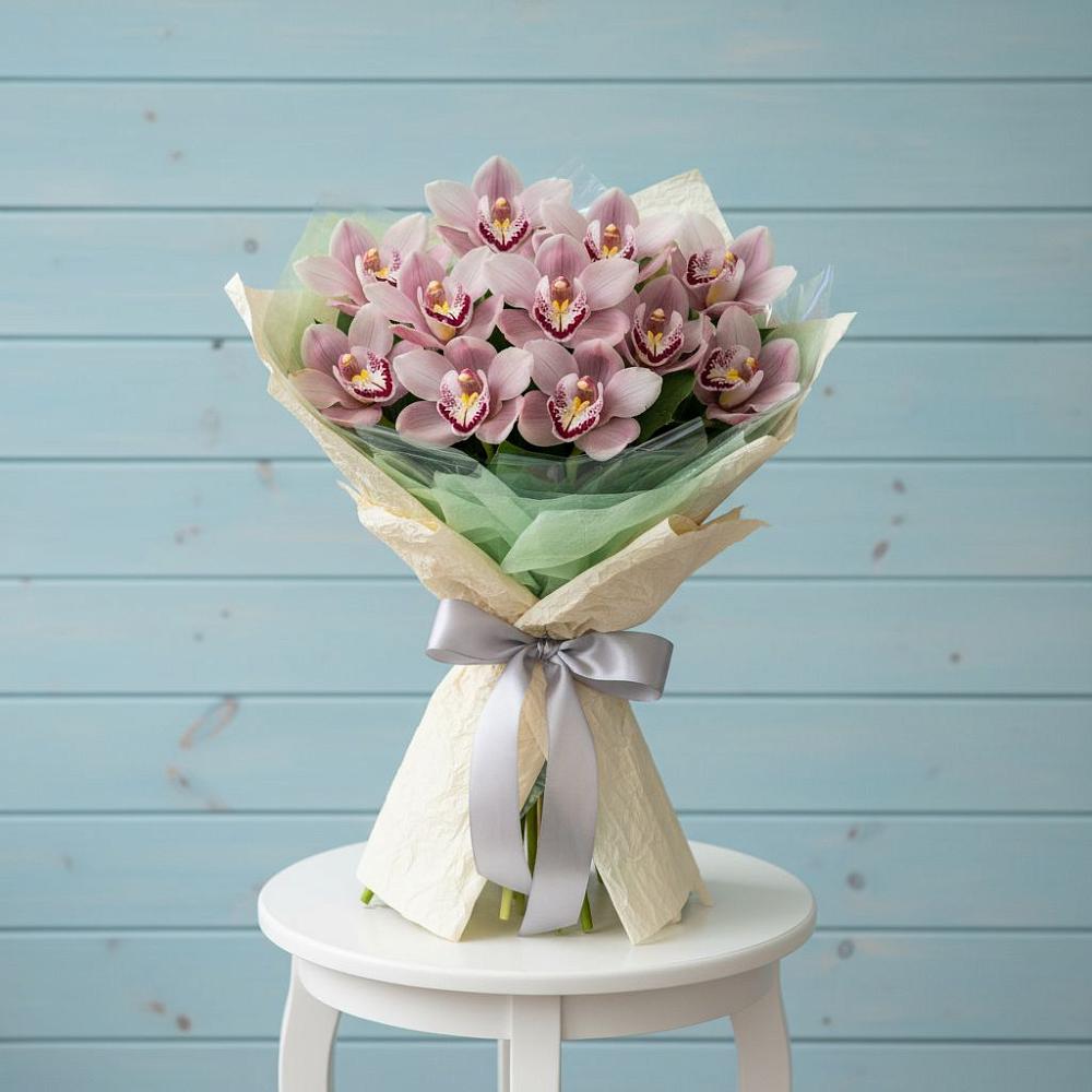 Букет цветов из: Орхидеи и Розы в Семено-Александровке