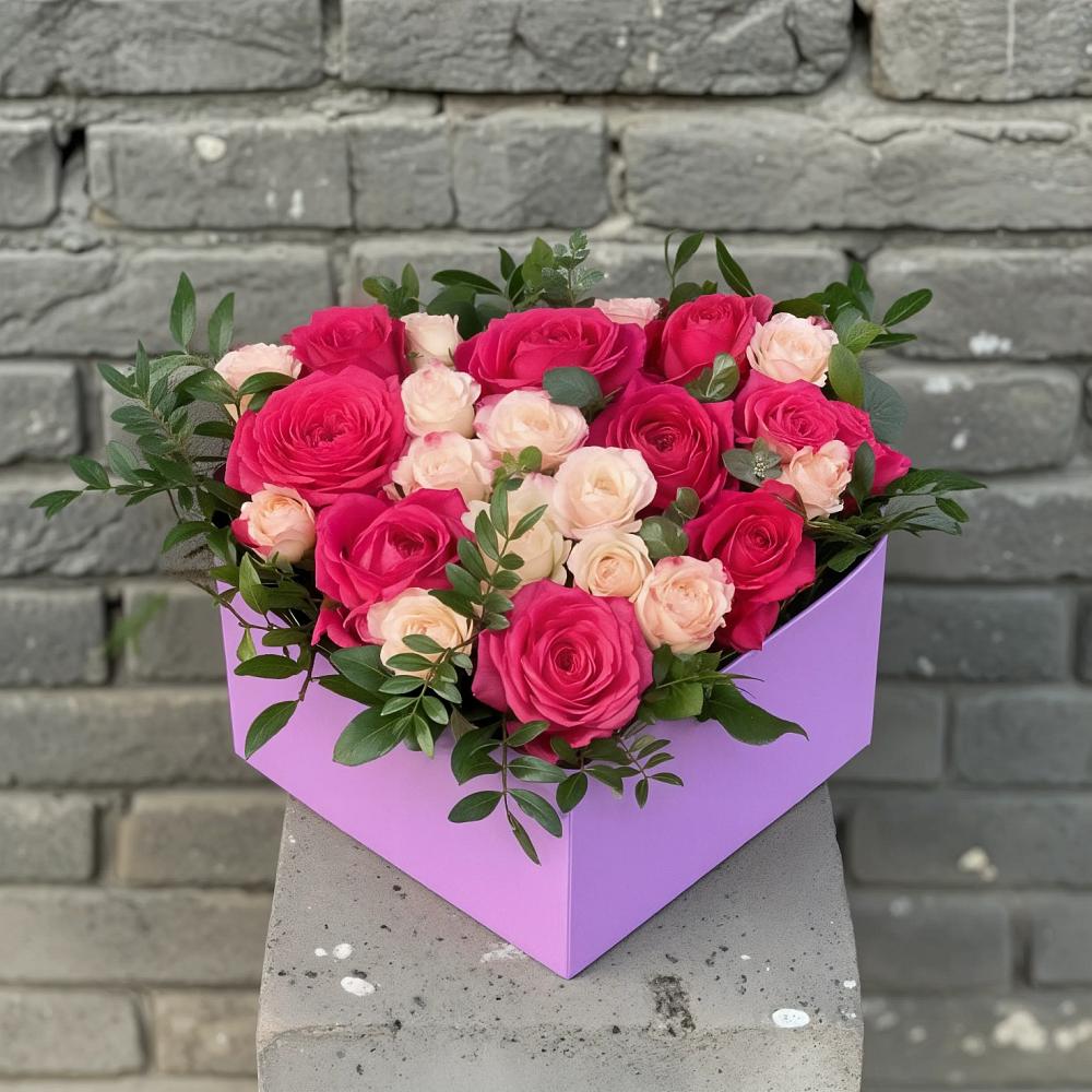 Цветочная композиция из Розы в коробке в Семено-Александровке