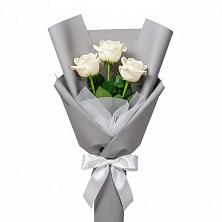 Букет 3 белые розы в Семено-Александровке