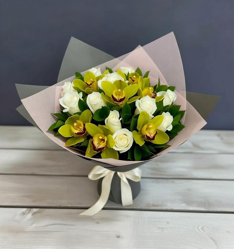 Букет цветов из: Орхидеи и Розы в Семено-Александровке