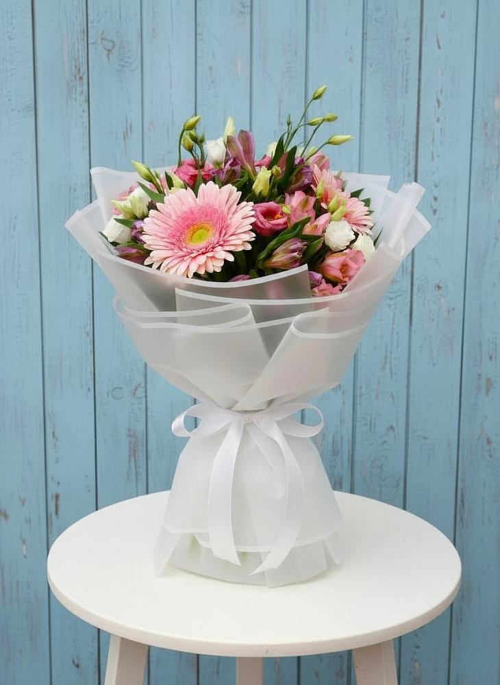 Букет цветов из: Герберы, Альстромерии и Лизиантусы в Семено-Александровке