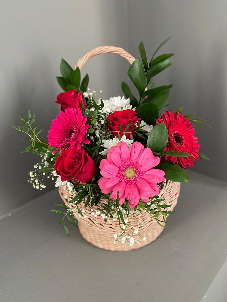 Цветочная композиция из Розы, Хризантемы и Герберы в корзине в Семено-Александровке