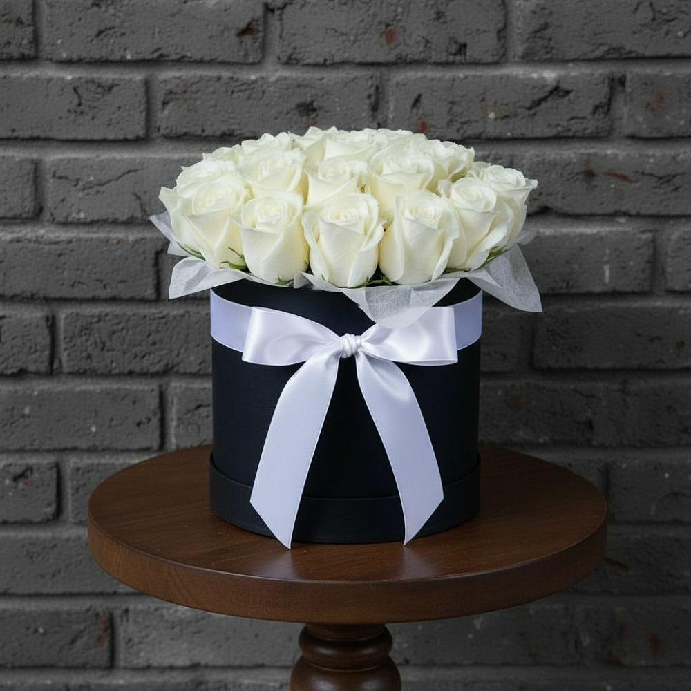 Цветочная композиция из Розы в шляпной коробке в Семено-Александровке