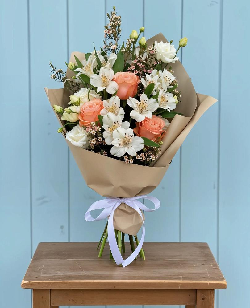 Букет цветов из: Альстромерии, Лизиантусы, Розы и Хризантемы в Семено-Александровке